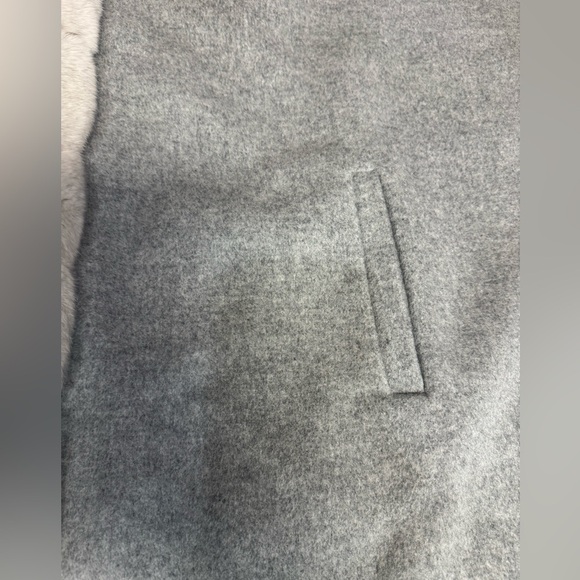 GORSKI Gray Cape with Plush Fur Trim - Picture 9 of 15